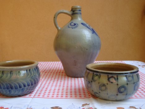 This image has an empty alt attribute; its file name is Betschdorf_pottery1.jpg