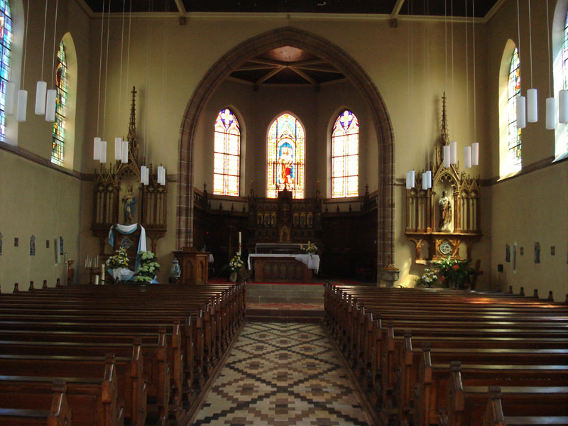 This image has an empty alt attribute; its file name is Church_Betchdorf2009.jpg